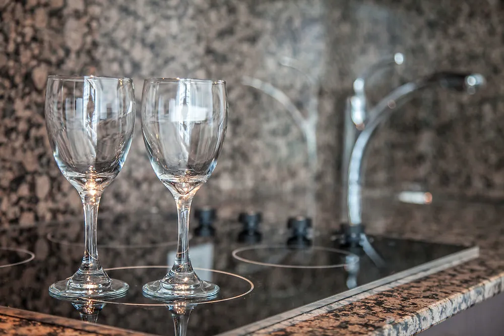 Hotel The Corporate Suites - Ice Condos Toronto