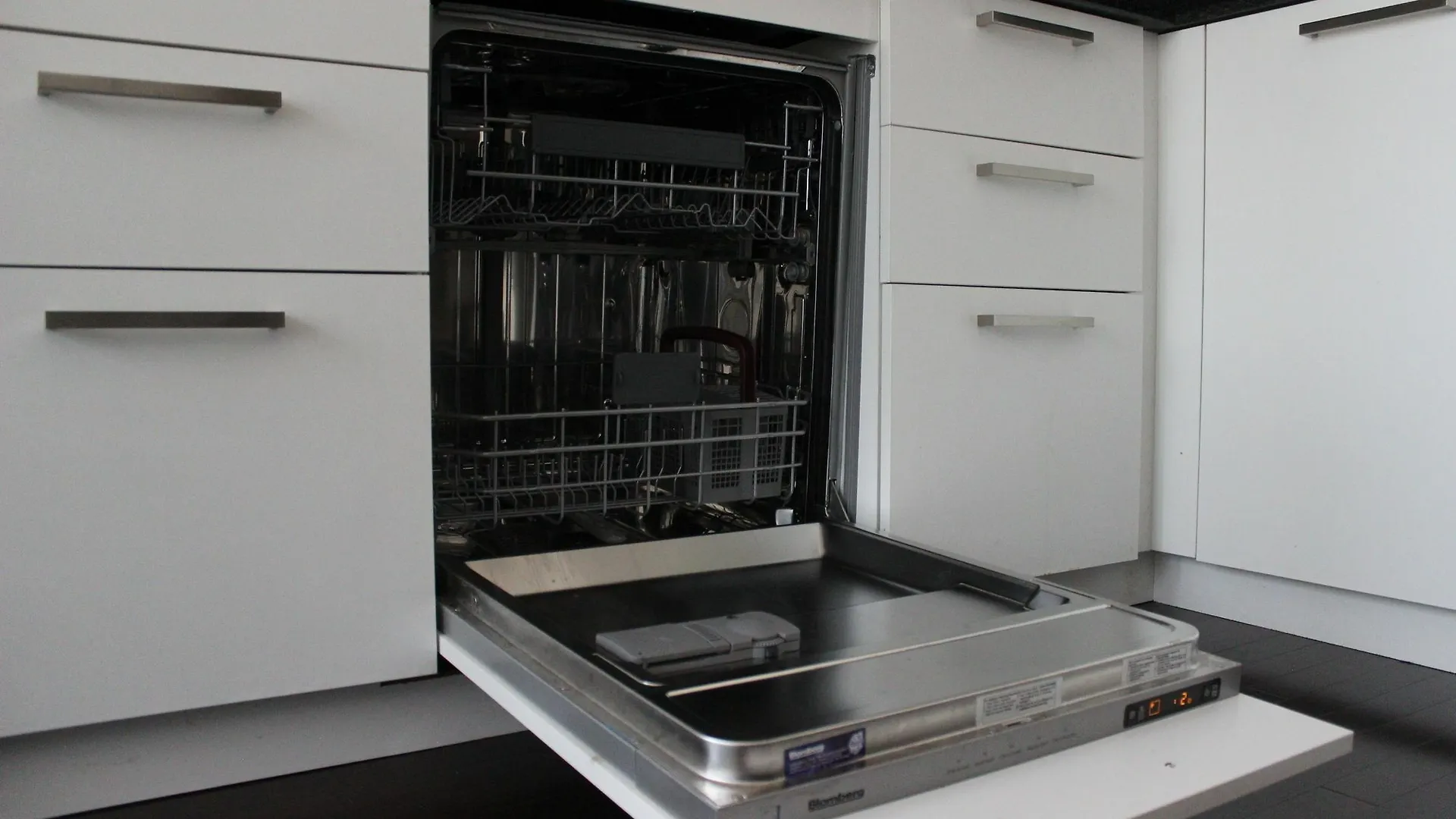 Hotel The Corporate Suites - Ice Condos Toronto