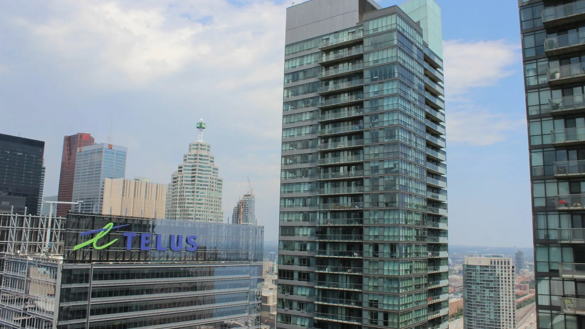 The Corporate Suites - Ice Condos Toronto 4*,  Canada